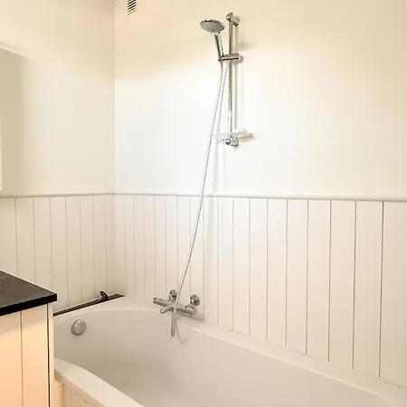 Spacious Family Duplex With Sunny Terrace Near The Apartmán